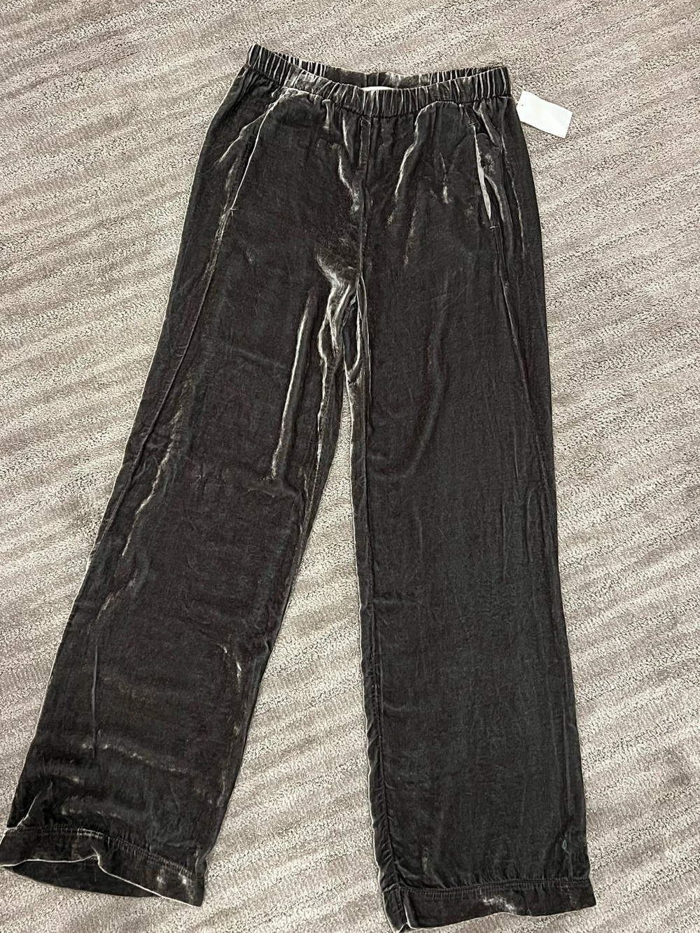 $258 Retail NWT - Velvet Brand sage green velvet pants with pockets Relaxed Fit - Picture 2 of 5